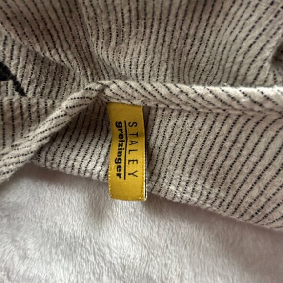 Staley Gretzinger Women Abstract Long Sleeve V-Neck Top XL Lagenlook White Black - Picture 3 of 8